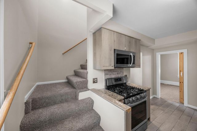 631 Western Avenue N, Saint Paul, MN 55103