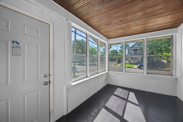 631 Western Avenue N, Saint Paul, MN 55103