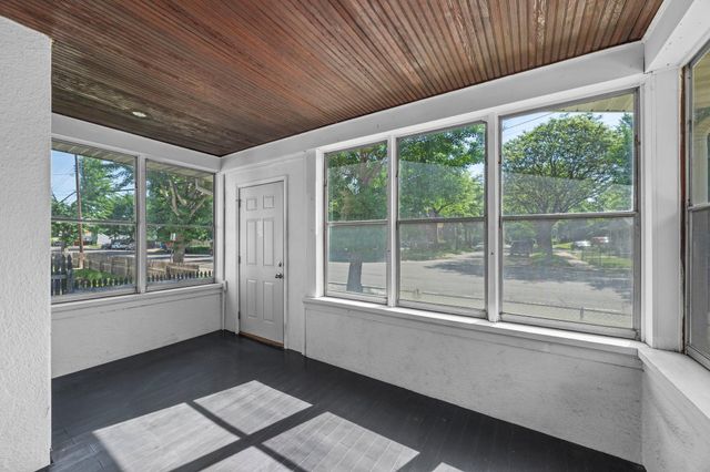 631 Western Avenue N, Saint Paul, MN 55103