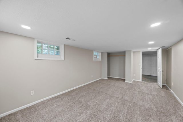 631 Western Avenue N, Saint Paul, MN 55103