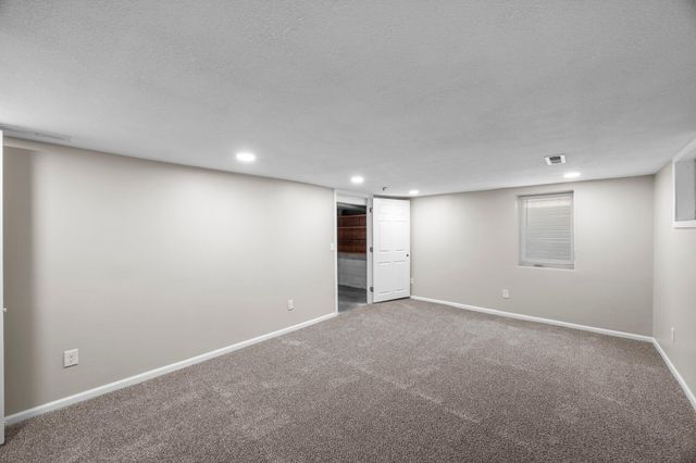 631 Western Avenue N, Saint Paul, MN 55103