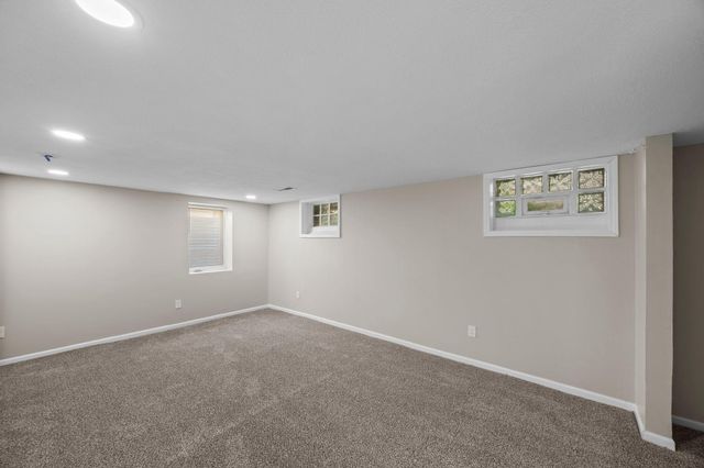 631 Western Avenue N, Saint Paul, MN 55103