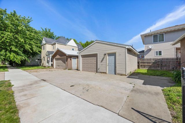 631 Western Avenue N, Saint Paul, MN 55103
