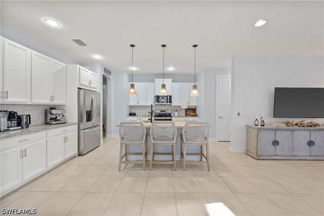 16266 ABERDEEN WAY, Naples, FL 34110