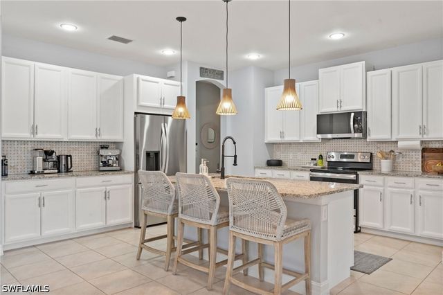 16266 ABERDEEN WAY, Naples, FL 34110