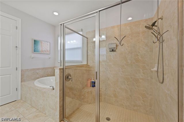 16266 ABERDEEN WAY, Naples, FL 34110