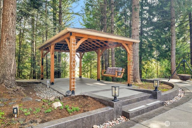 1038 NE Blue Ridge Drive, Poulsbo, WA 98370