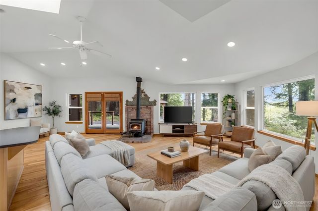 1038 NE Blue Ridge Drive, Poulsbo, WA 98370