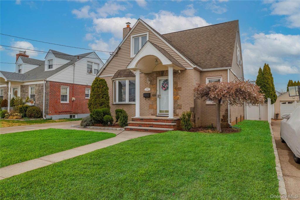 934 Hancock Street, Franklin Square, NY 11010 — photo 2