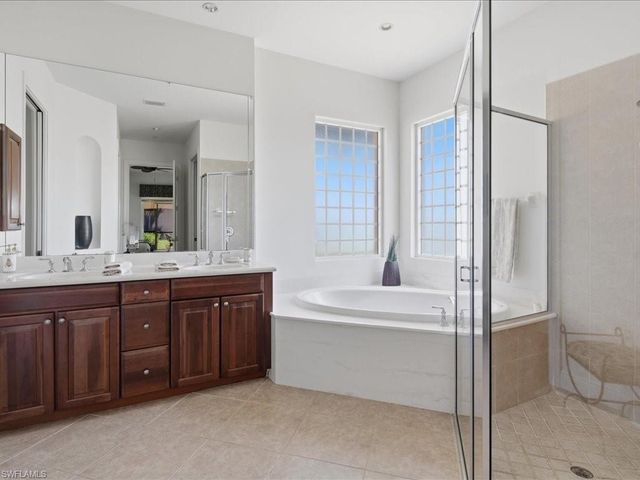 1446 Borghese LN 101, Naples, FL 34114