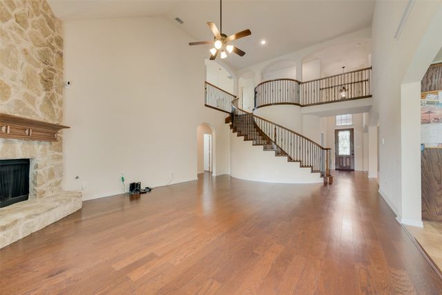 914 Southwestern Drive, Cedar Hill, TX 75104