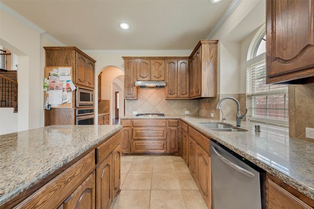 914 Southwestern Drive, Cedar Hill, TX 75104