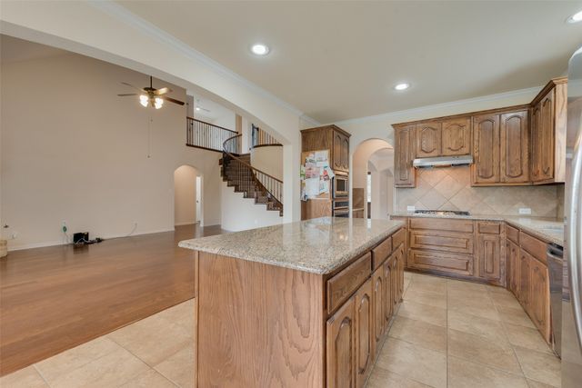 914 Southwestern Drive, Cedar Hill, TX 75104