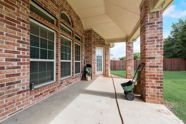 914 Southwestern Drive, Cedar Hill, TX 75104