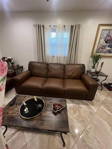 206 W 101ST AVENUE, Tampa, FL 33612