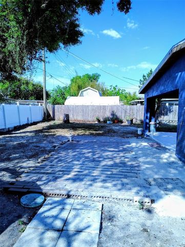 206 W 101ST AVENUE, Tampa, FL 33612