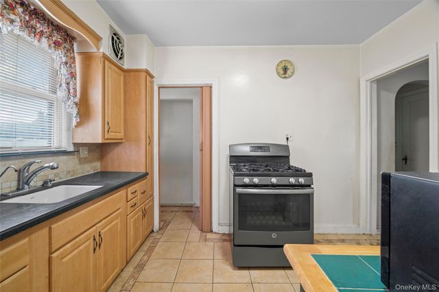 118-16 231 Street, Cambria Heights, NY 11411