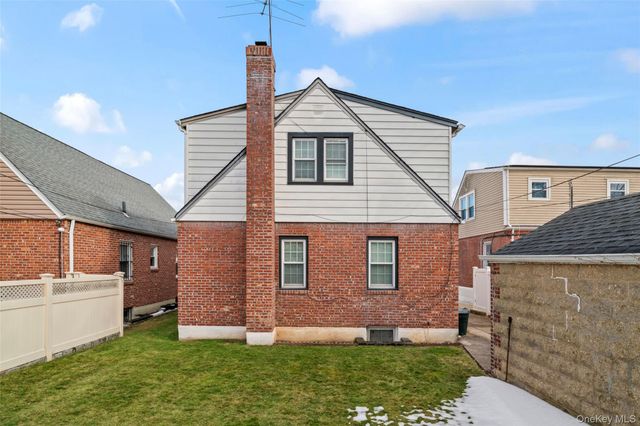 118-16 231 Street, Cambria Heights, NY 11411