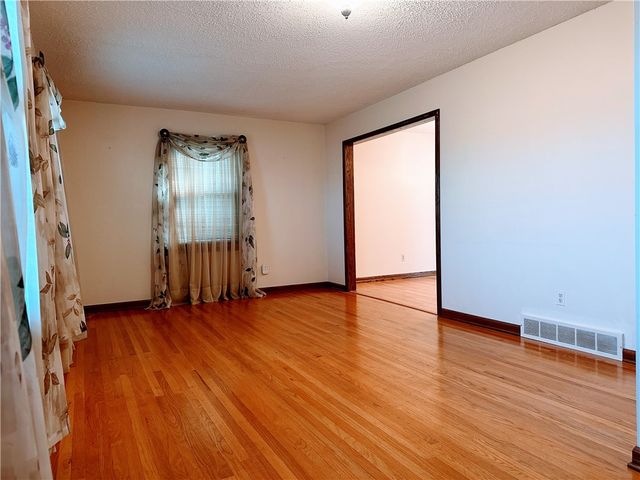 195 Hamlin Center Rd, Hamlin, NY 14468