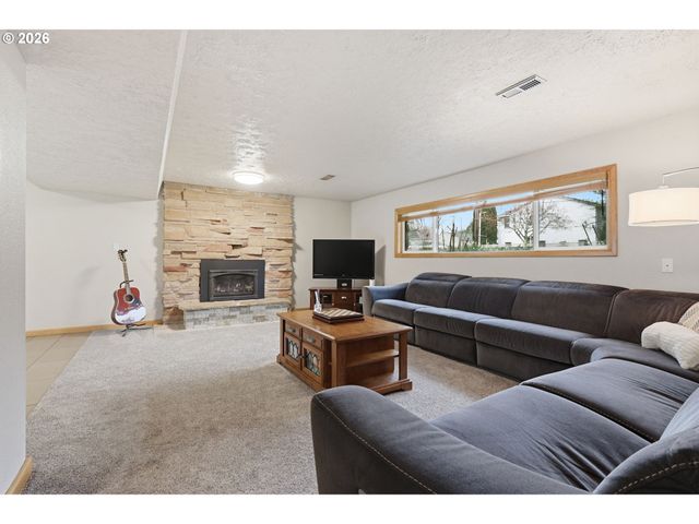 7059 Ne QUATAMA St, Hillsboro, OR 97124