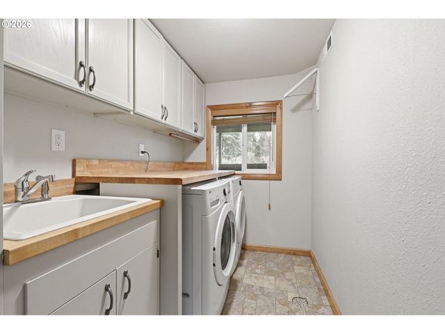 7059 Ne QUATAMA St, Hillsboro, OR 97124