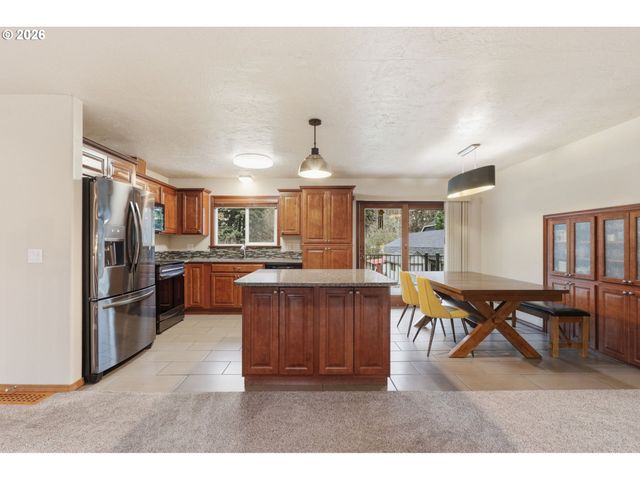 7059 Ne QUATAMA St, Hillsboro, OR 97124