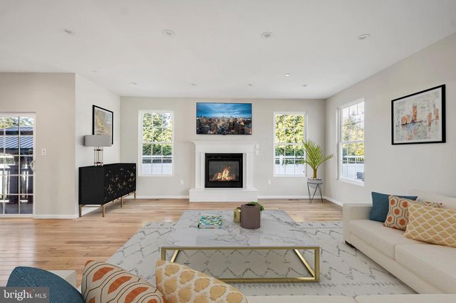 1066 BRISTOL RD, Southampton, PA 18966