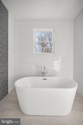 1066 BRISTOL RD, Southampton, PA 18966