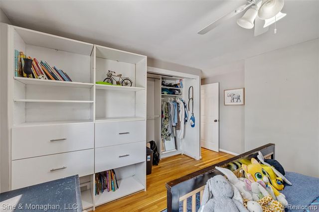 792 S Rosedale Court, Grosse Pointe Woods, MI 48236