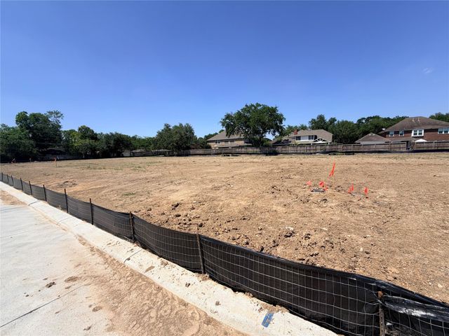 1203 Oaklen Court, Friendswood, TX 77546