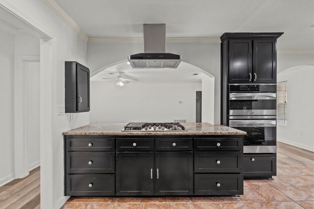 1132 18th Avenue N, Texas City, TX 77590