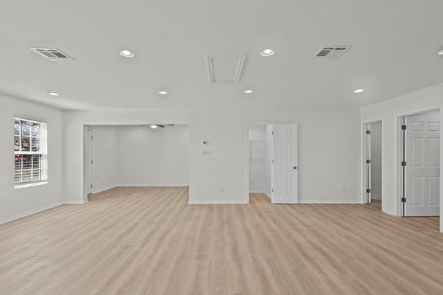 1132 18th Avenue N, Texas City, TX 77590