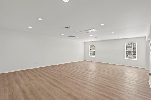 1132 18th Avenue N, Texas City, TX 77590