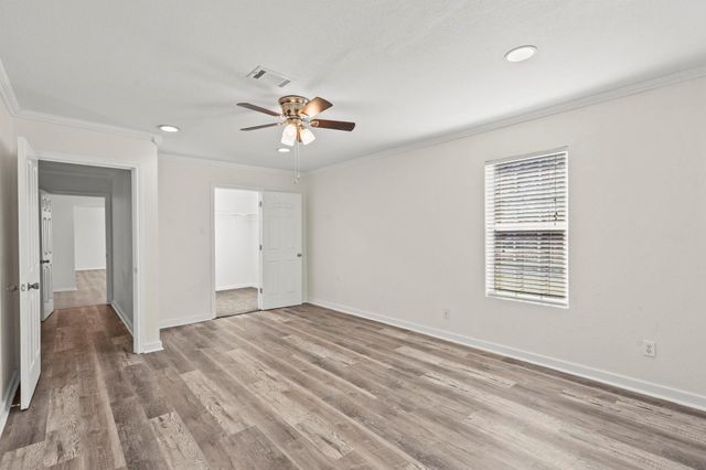 1132 18th Avenue N, Texas City, TX 77590