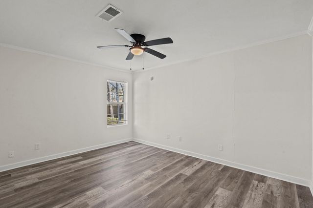 1132 18th Avenue N, Texas City, TX 77590