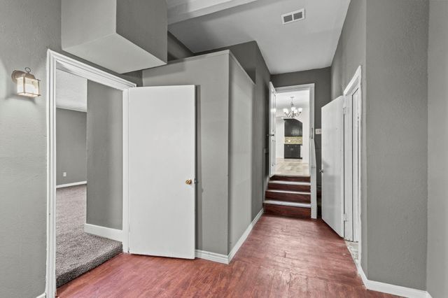 1132 18th Avenue N, Texas City, TX 77590