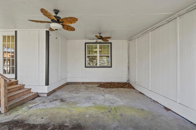 1132 18th Avenue N, Texas City, TX 77590