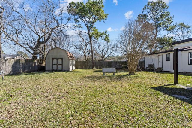 1132 18th Avenue N, Texas City, TX 77590