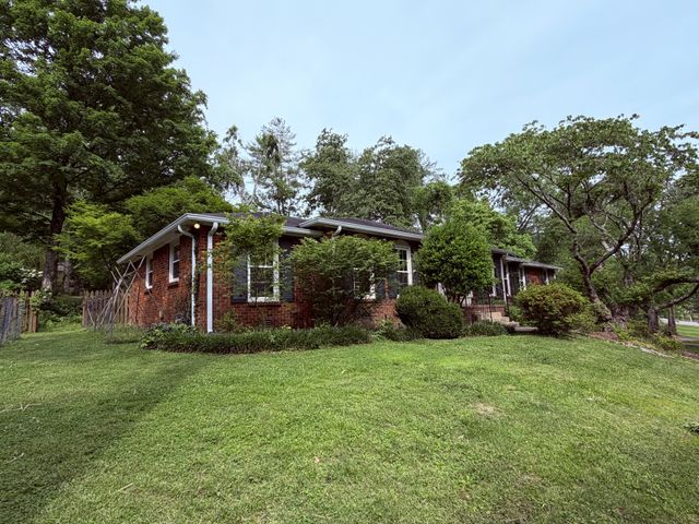 2016 Sunny Side Dr, Brentwood, TN 37027