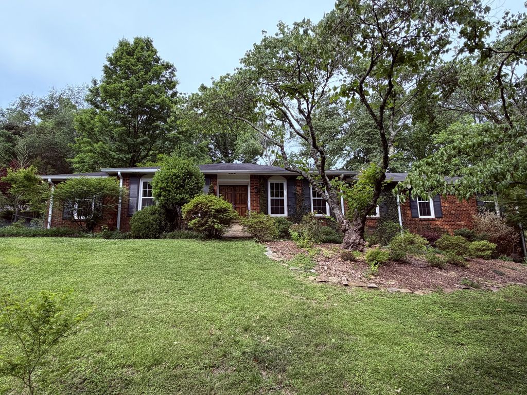 2016 Sunny Side Dr, Brentwood, TN 37027