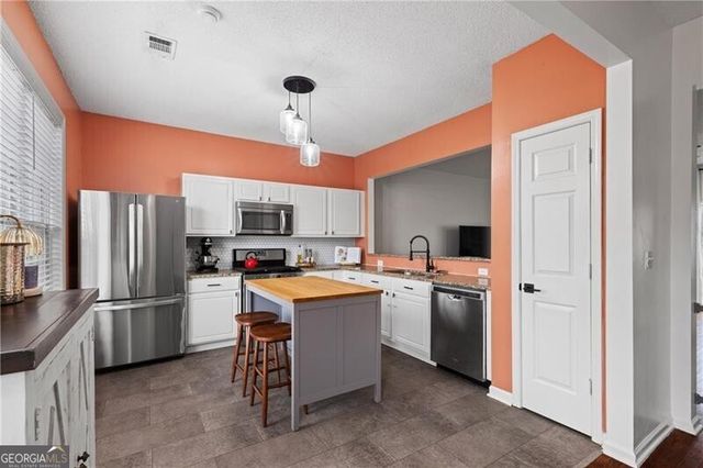 1757 Stanwood Drive NW, Kennesaw, GA 30152