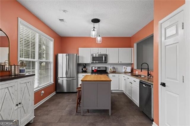 1757 Stanwood Drive NW, Kennesaw, GA 30152