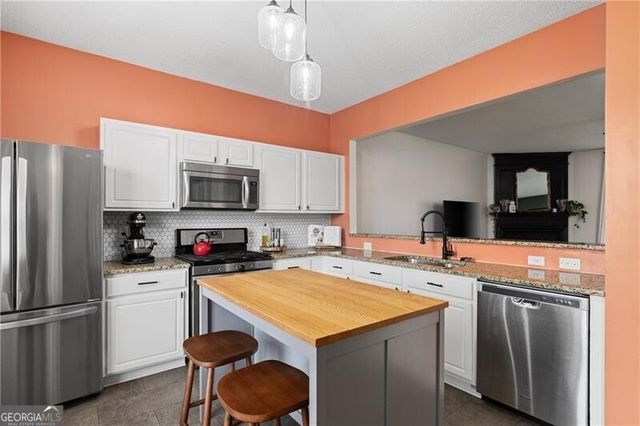 1757 Stanwood Drive NW, Kennesaw, GA 30152