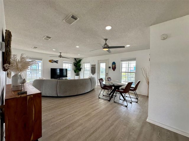 22810 Fresca Street, Galveston, TX 77554