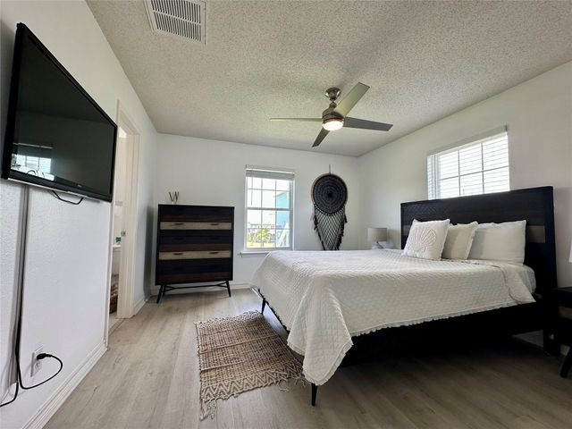 22810 Fresca Street, Galveston, TX 77554
