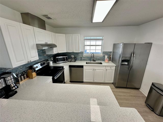 22810 Fresca Street, Galveston, TX 77554