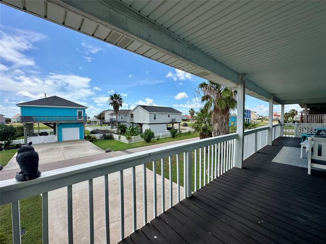 22810 Fresca Street, Galveston, TX 77554