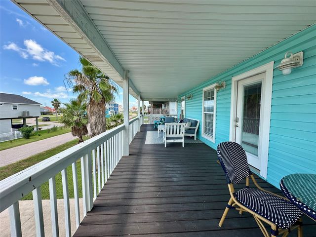 22810 Fresca Street, Galveston, TX 77554