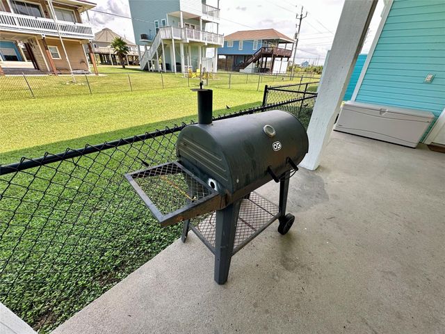 22810 Fresca Street, Galveston, TX 77554