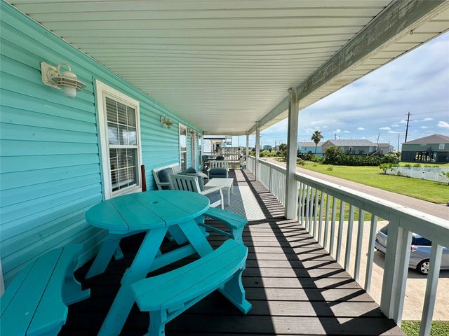 22810 Fresca Street, Galveston, TX 77554